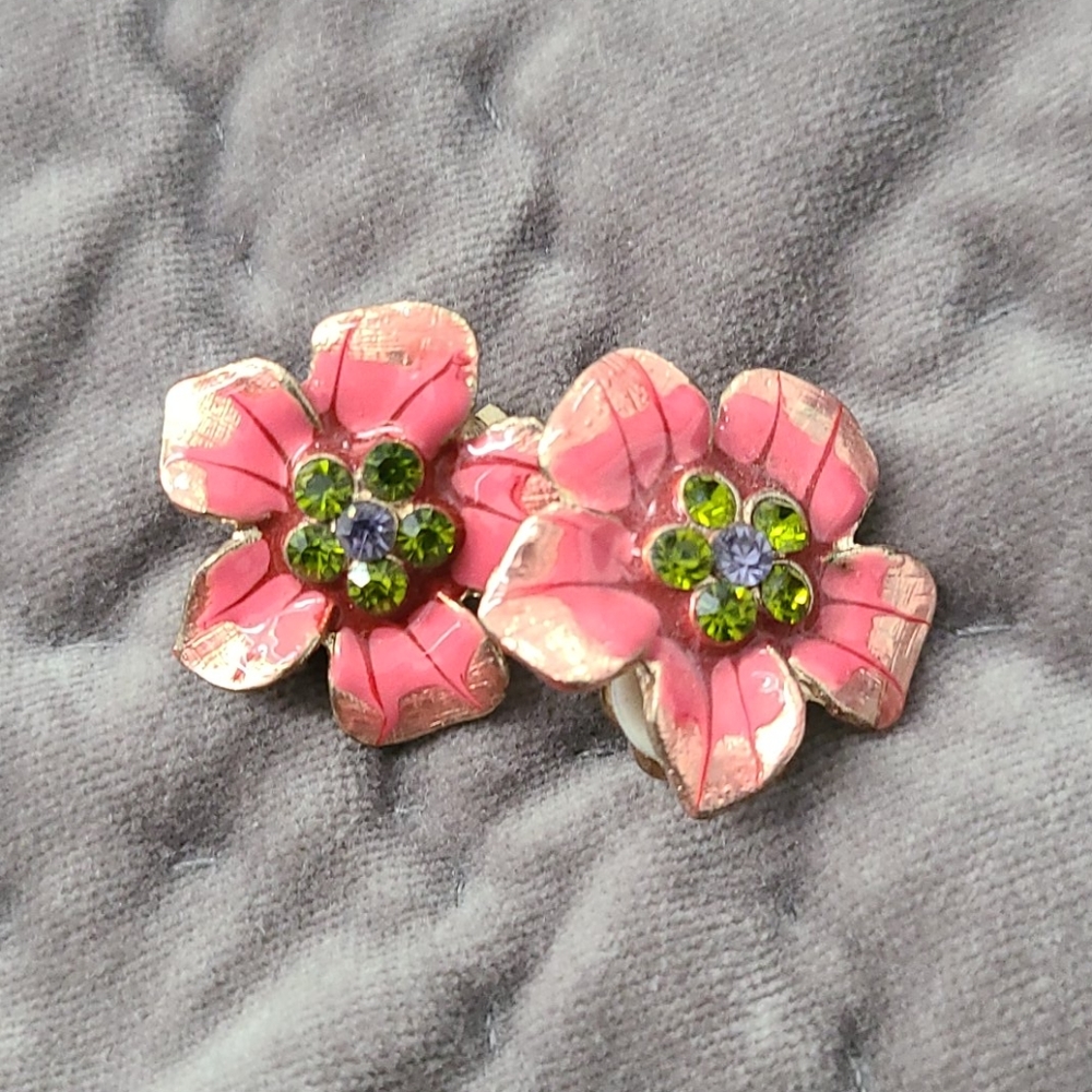 Vintage Clip On Flowers